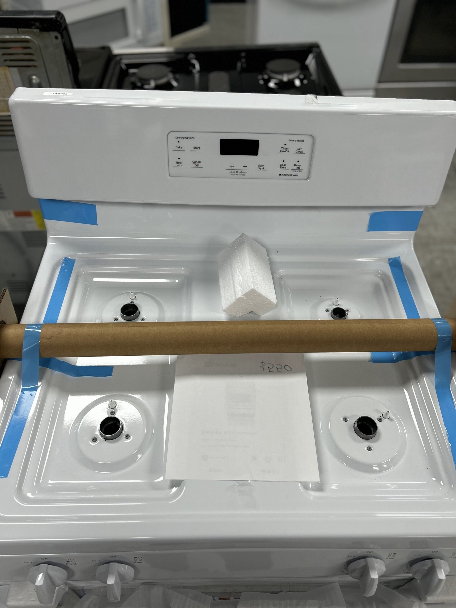 GE New Gas Range Oven - Image 2