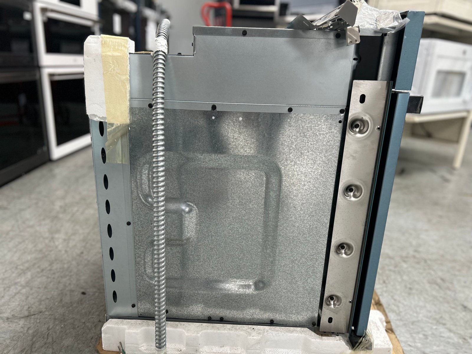GE New Wall Oven - Image 6