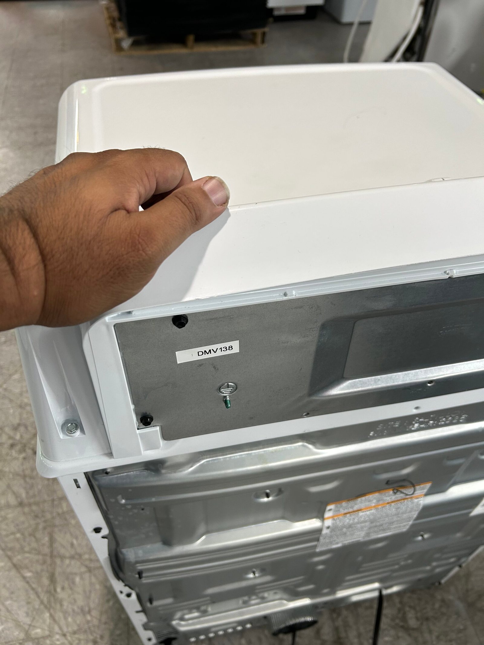 Hotpoint Top Load Washer & Gas Dryer Set - Image 9