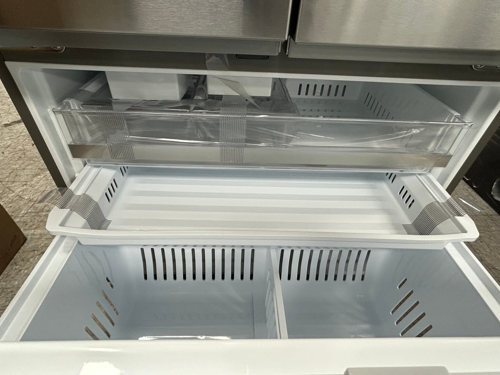 LG LRYXC2606S Counter-Depth French Door Refrigerator - Image 14