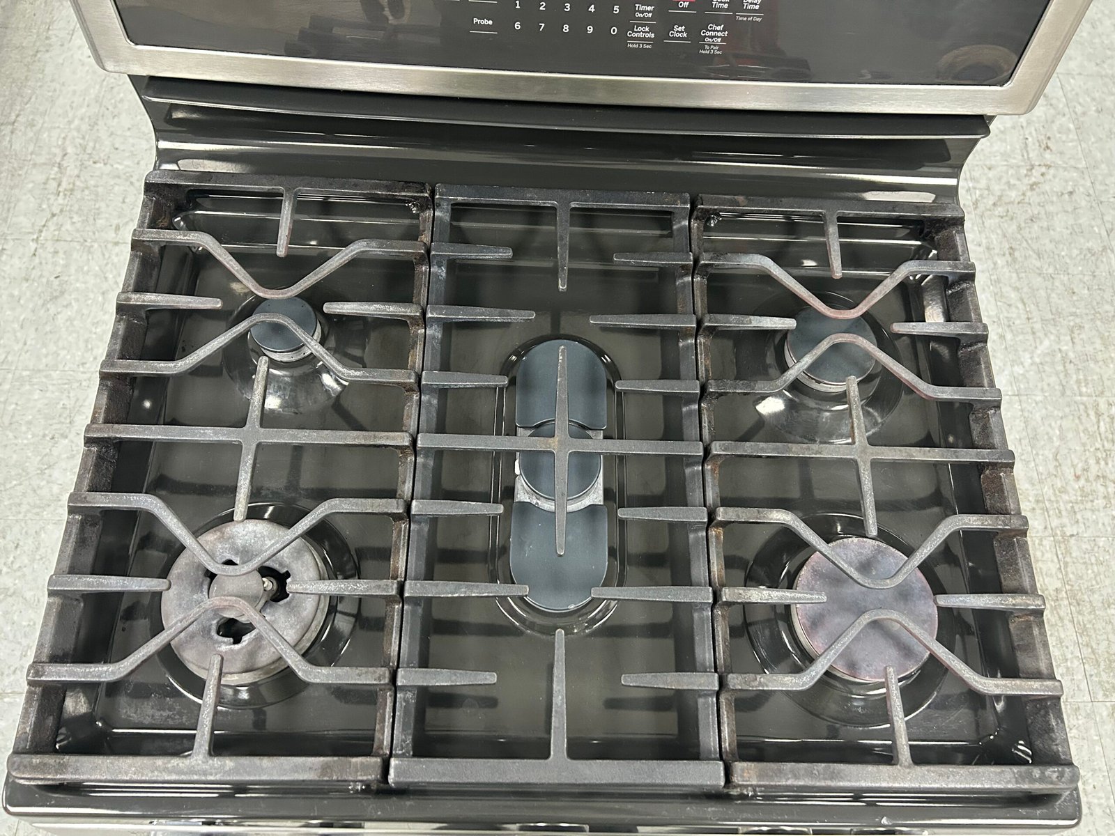 GE Profile PGB930SEJSS 30" Gas Convection Range - Image 4