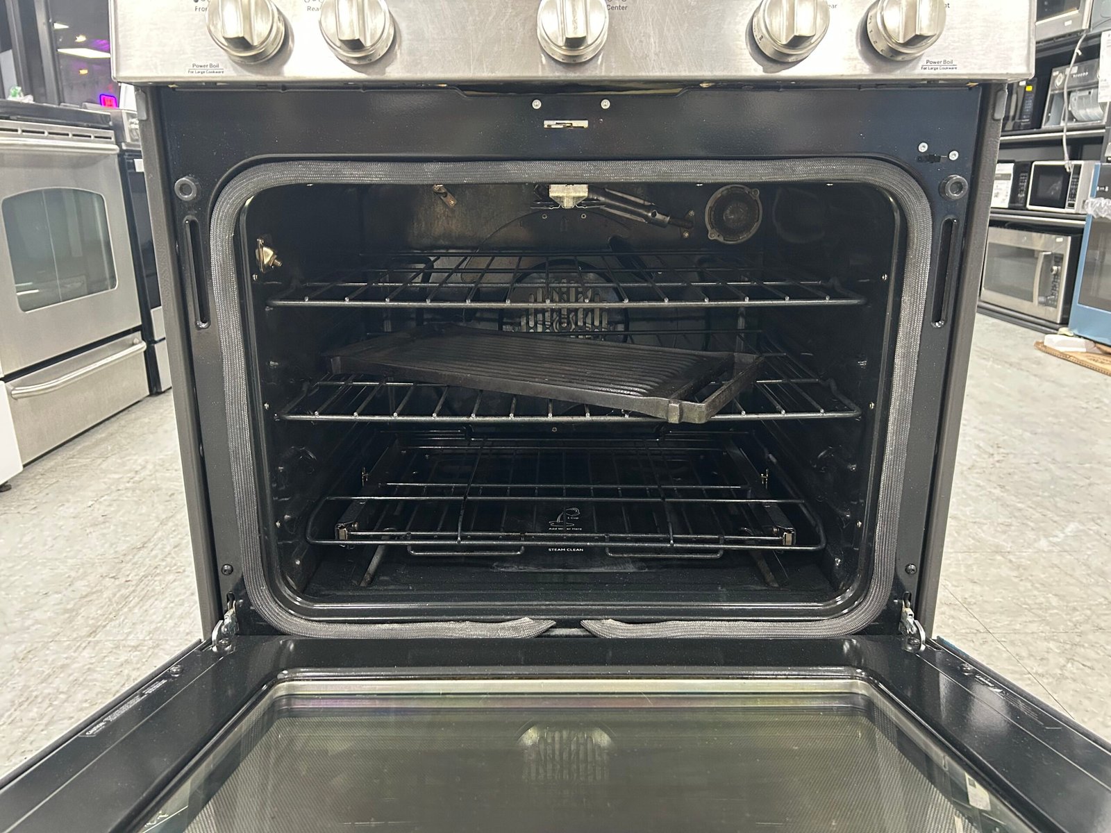 GE Profile PGB930SEJSS 30" Gas Convection Range - Image 6