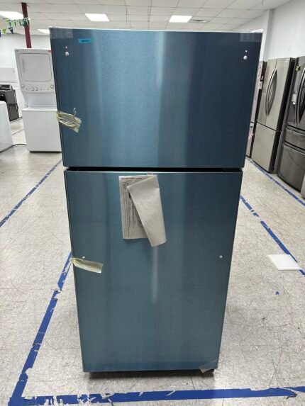 GE 28″ Top Freezer Refrigerator