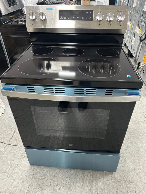 GE 30″ Freestanding Electric Range