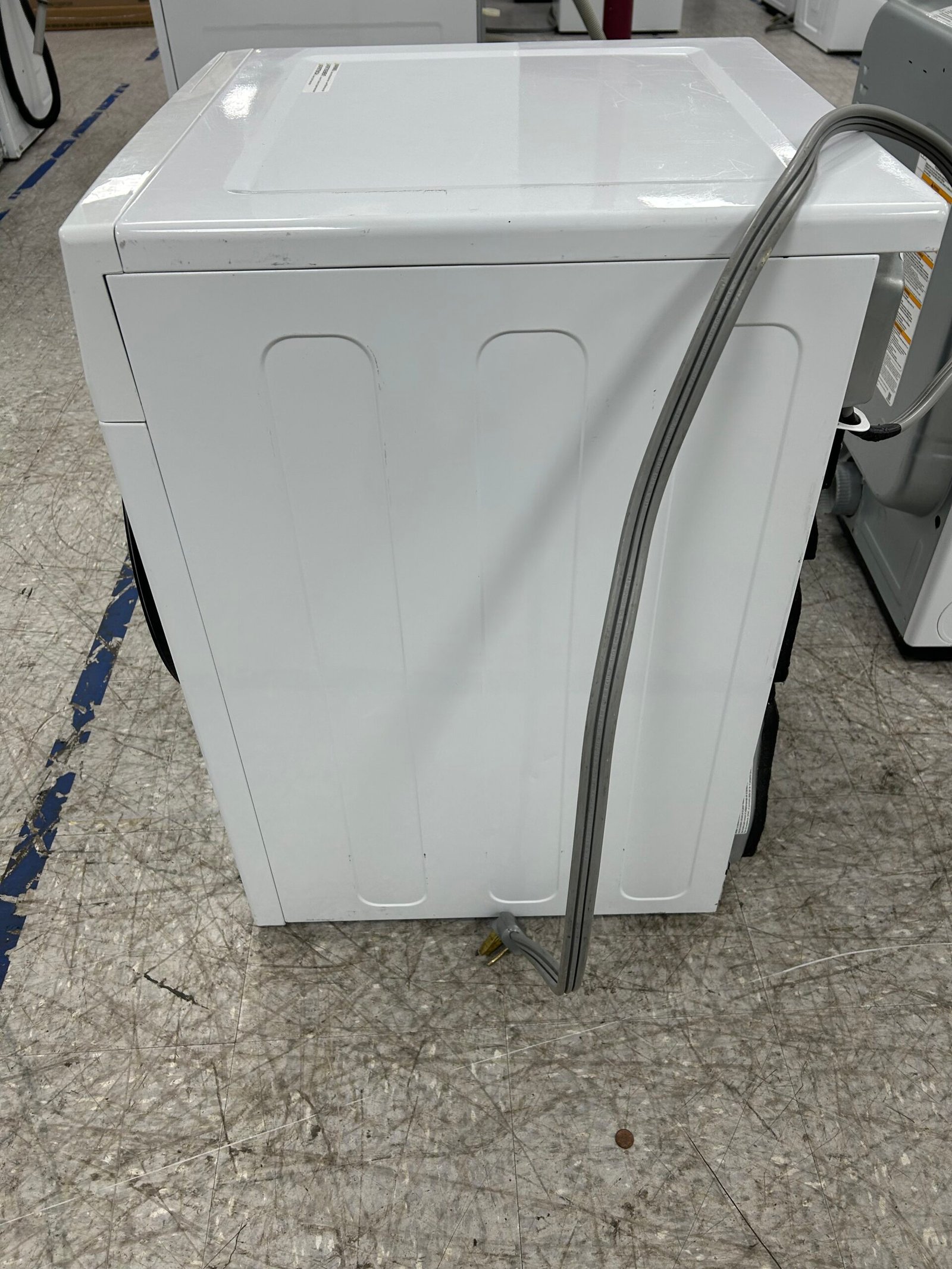 GE 4.1 cu. ft. Ventless Electric Dryer - Image 5