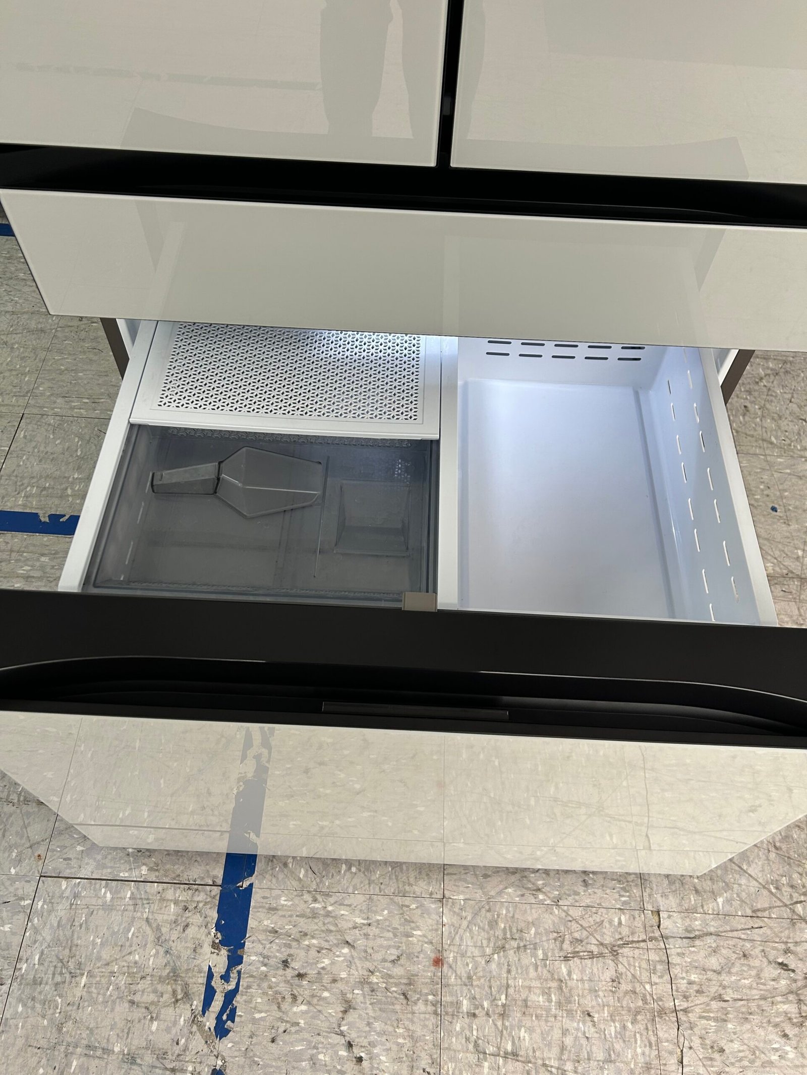 Samsung 36" Bespoke French Door Refrigerator - Image 6