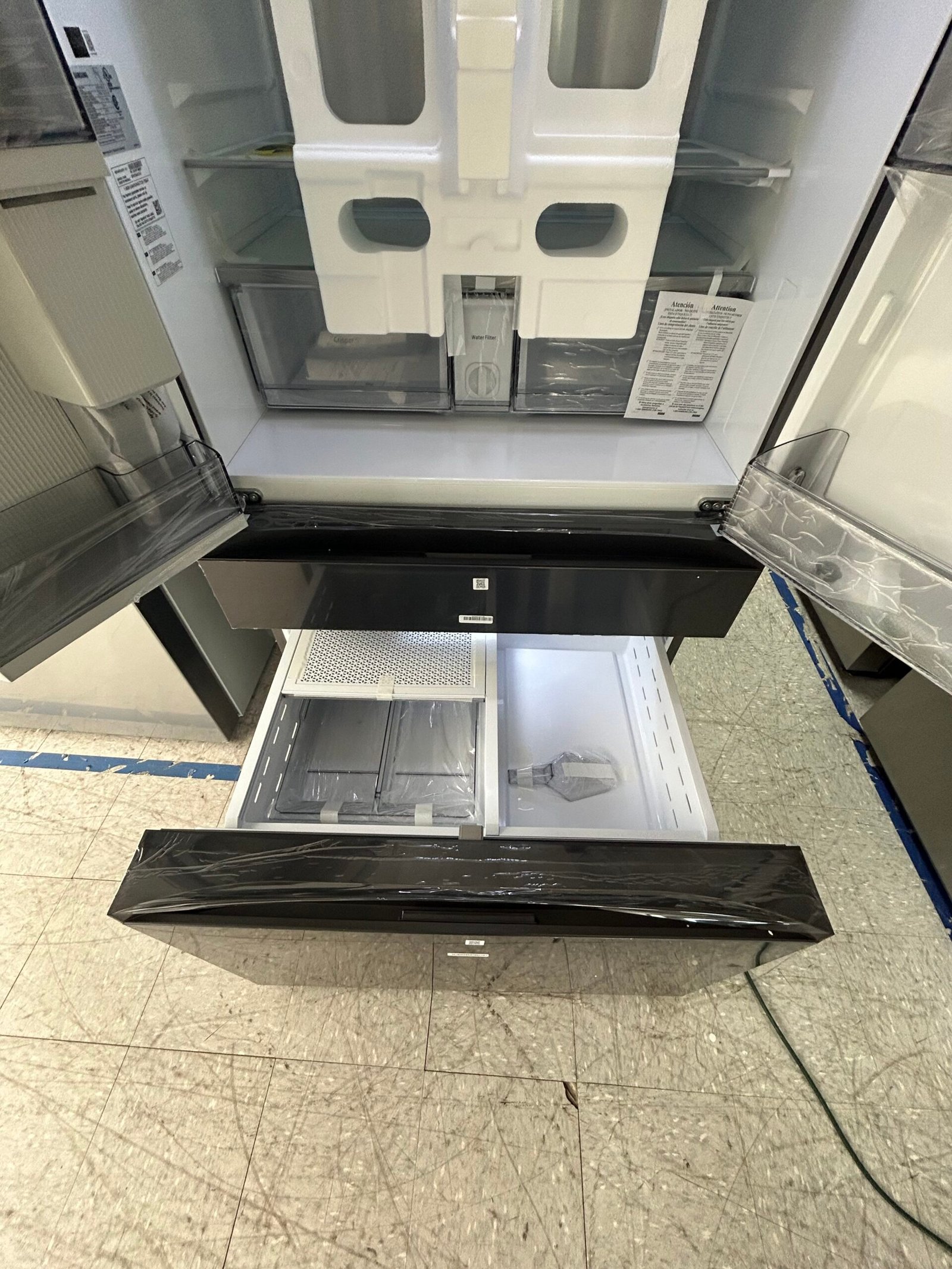 Samsung 36" Bespoke AI Family Hub Refrigerator - Image 6