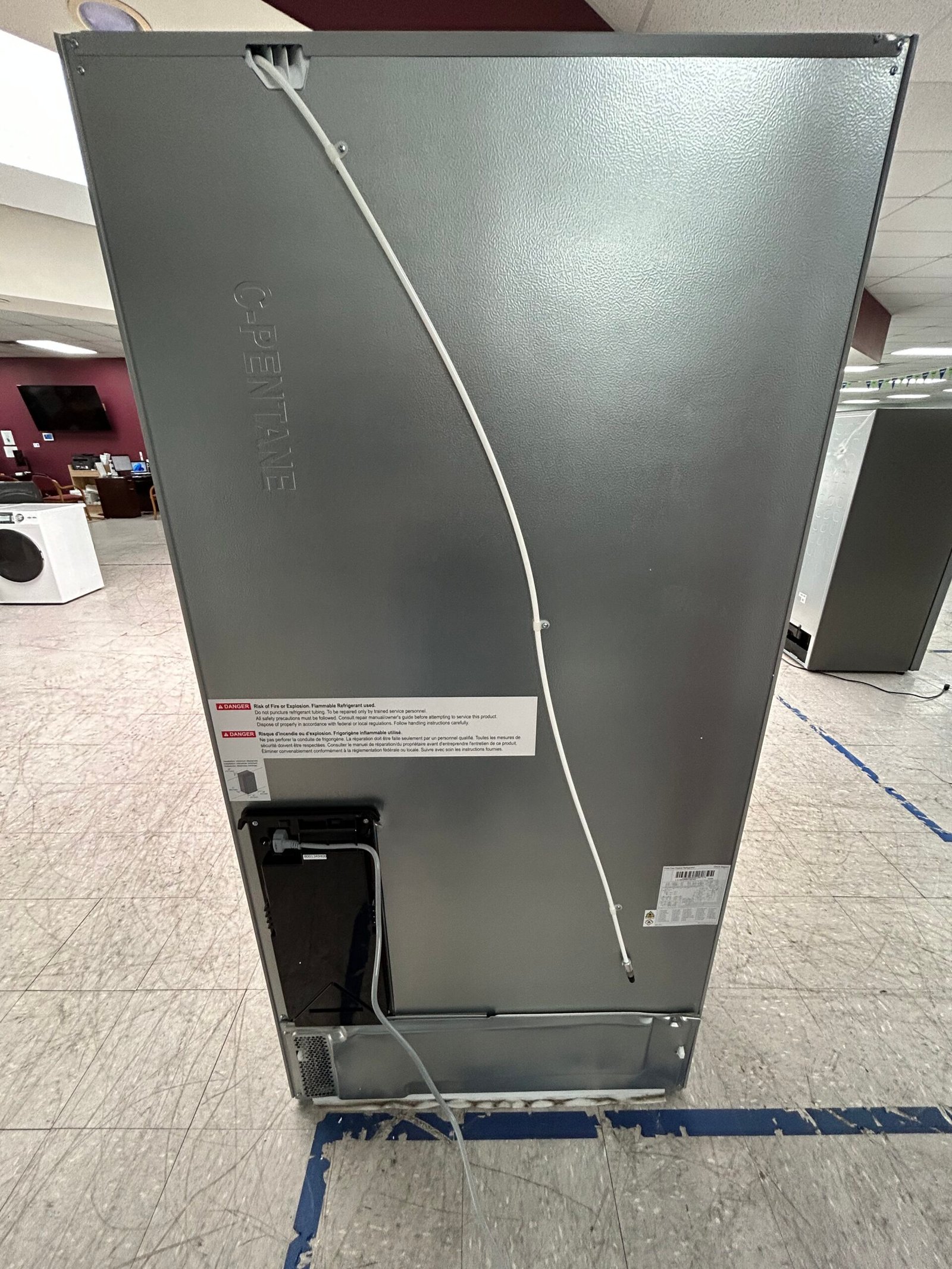 Bosch 36" Counter-Depth French Door Refrigerator - Image 9