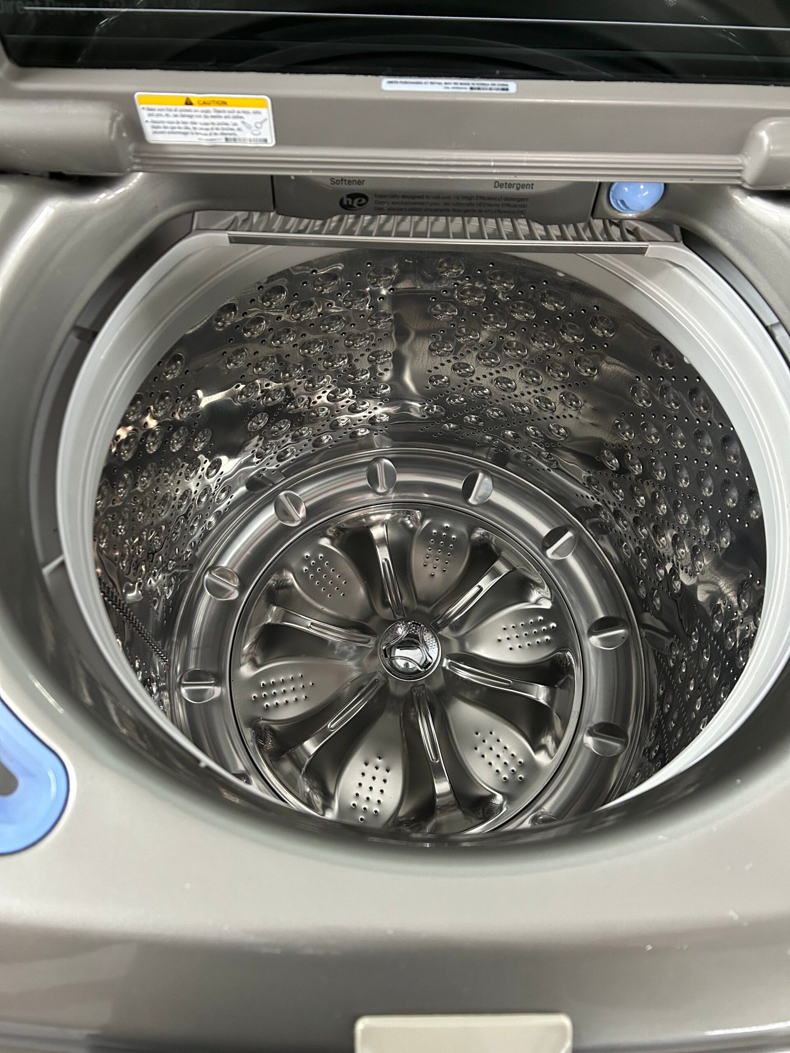 LG 5.0 cu. ft. Top Load Washer - Image 3