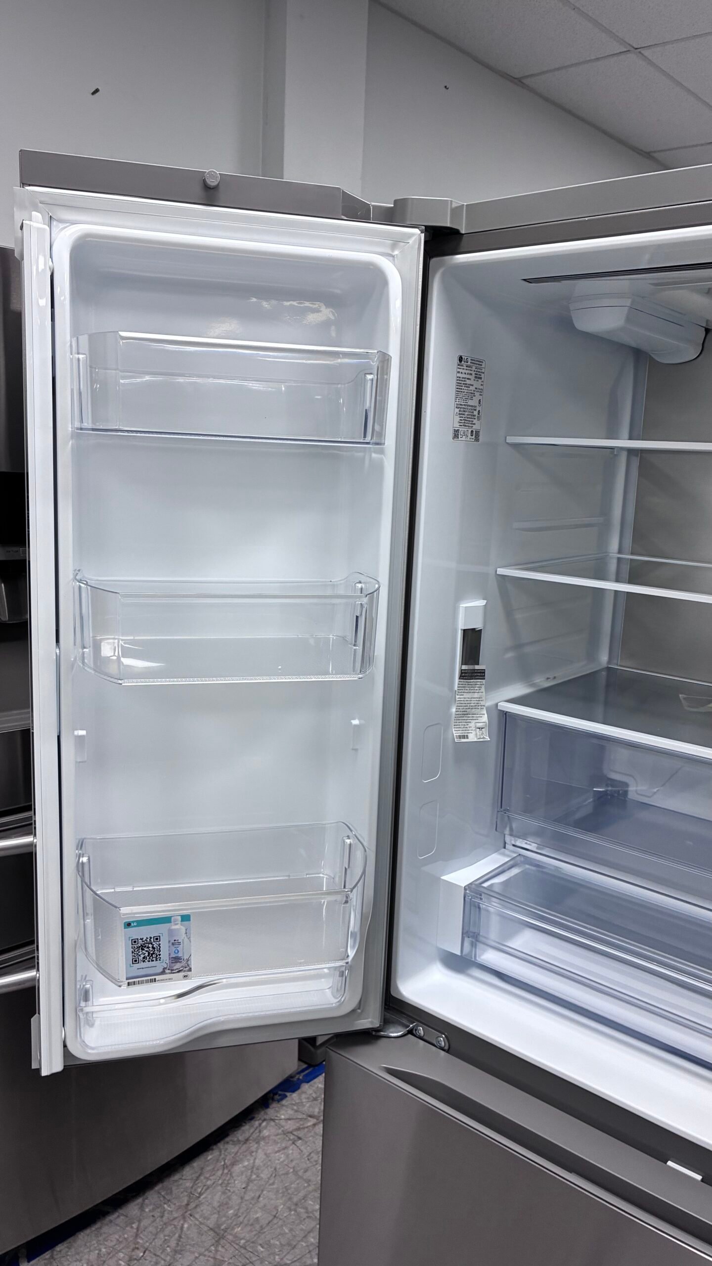 LG 36″ Counter-Depth French Door Refrigerator - Image 3