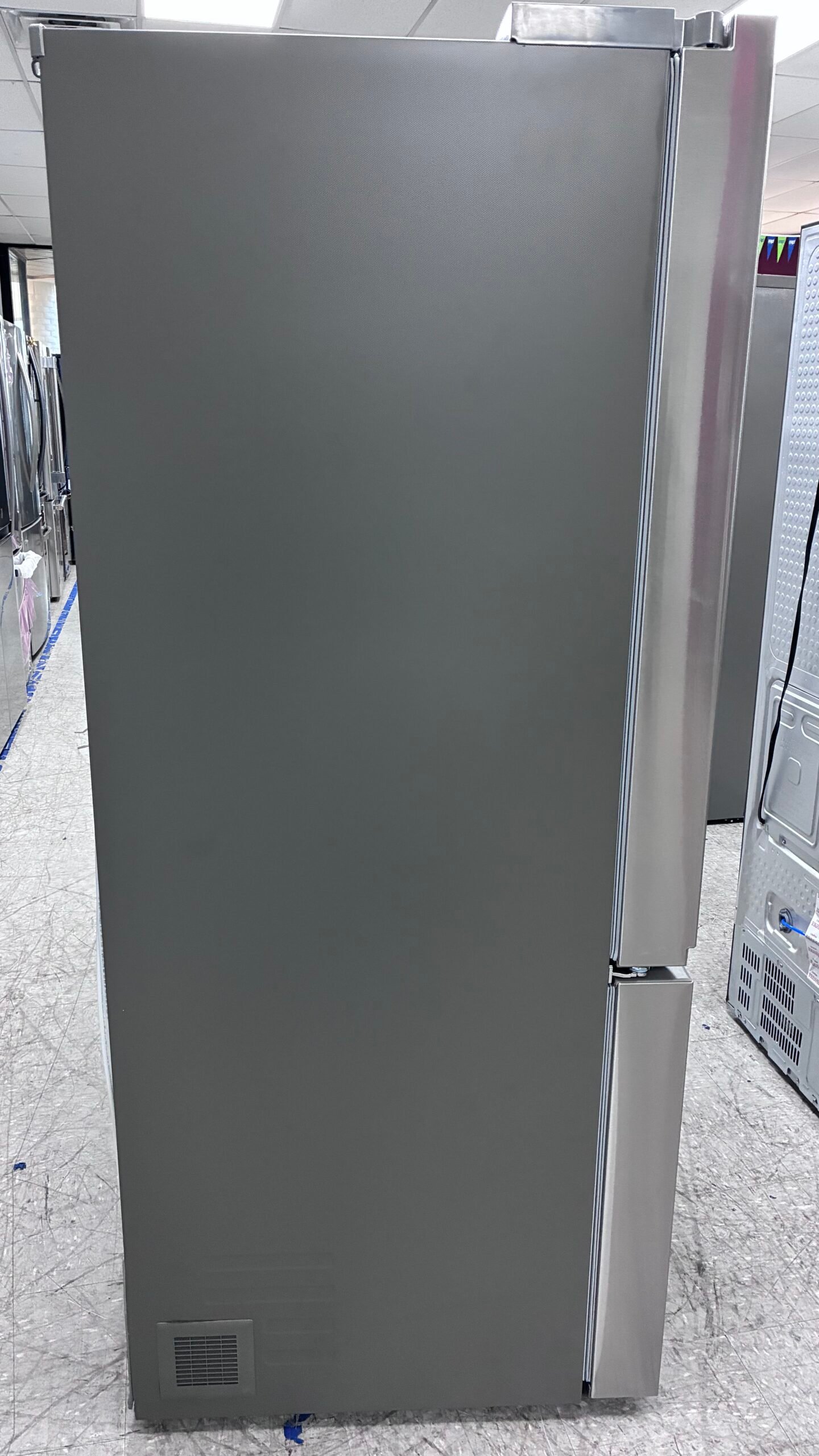 LG 36″ Counter-Depth French Door Refrigerator - Image 6