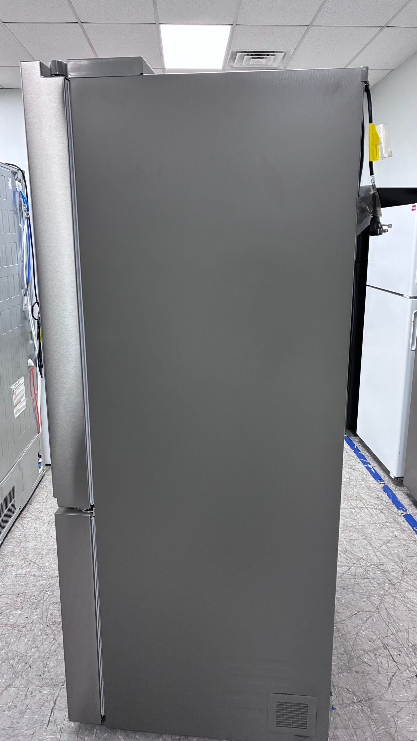 LG 36″ Counter-Depth French Door Refrigerator - Image 7