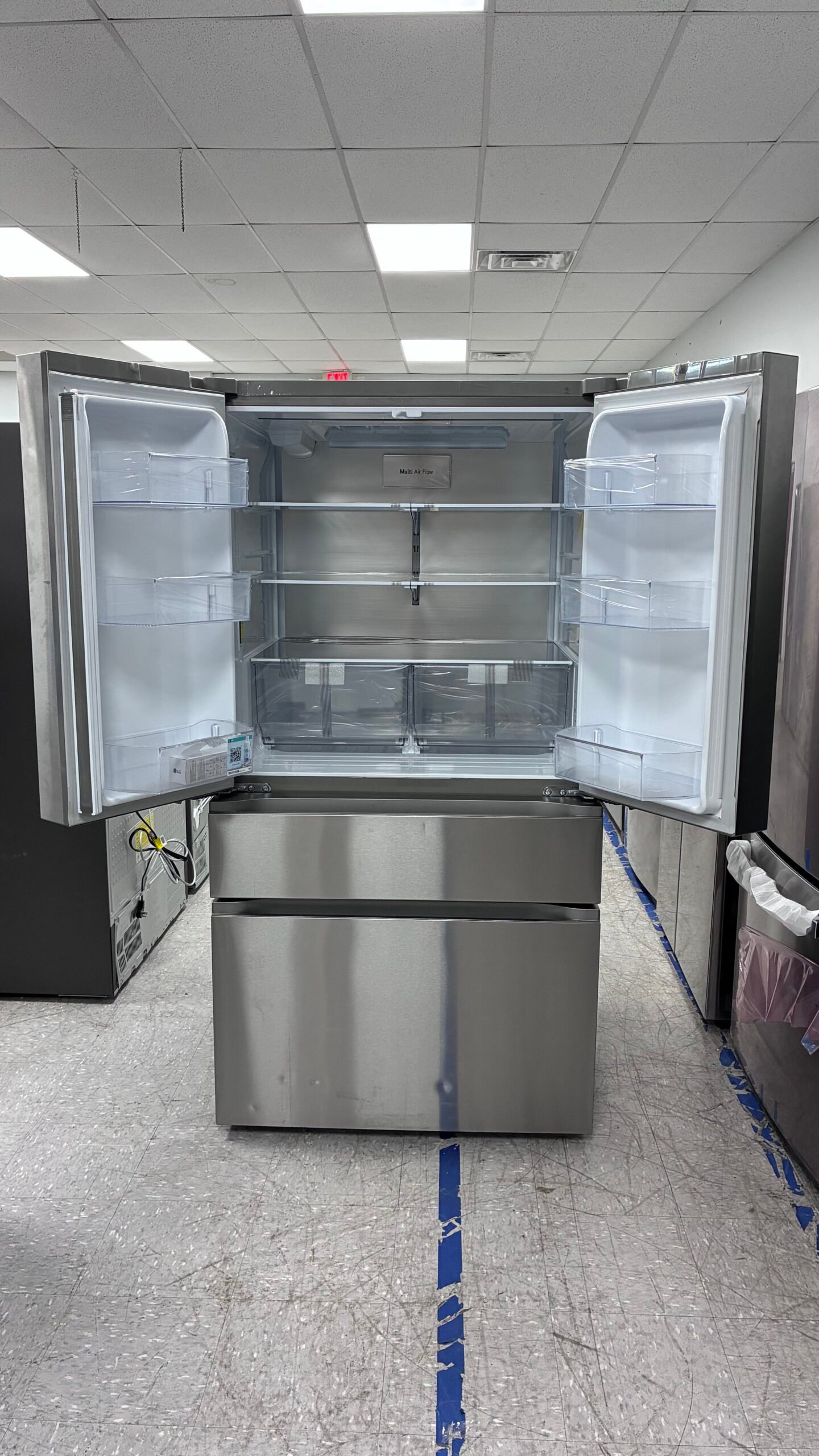 LG 36″ French Door Refrigerator - Image 5