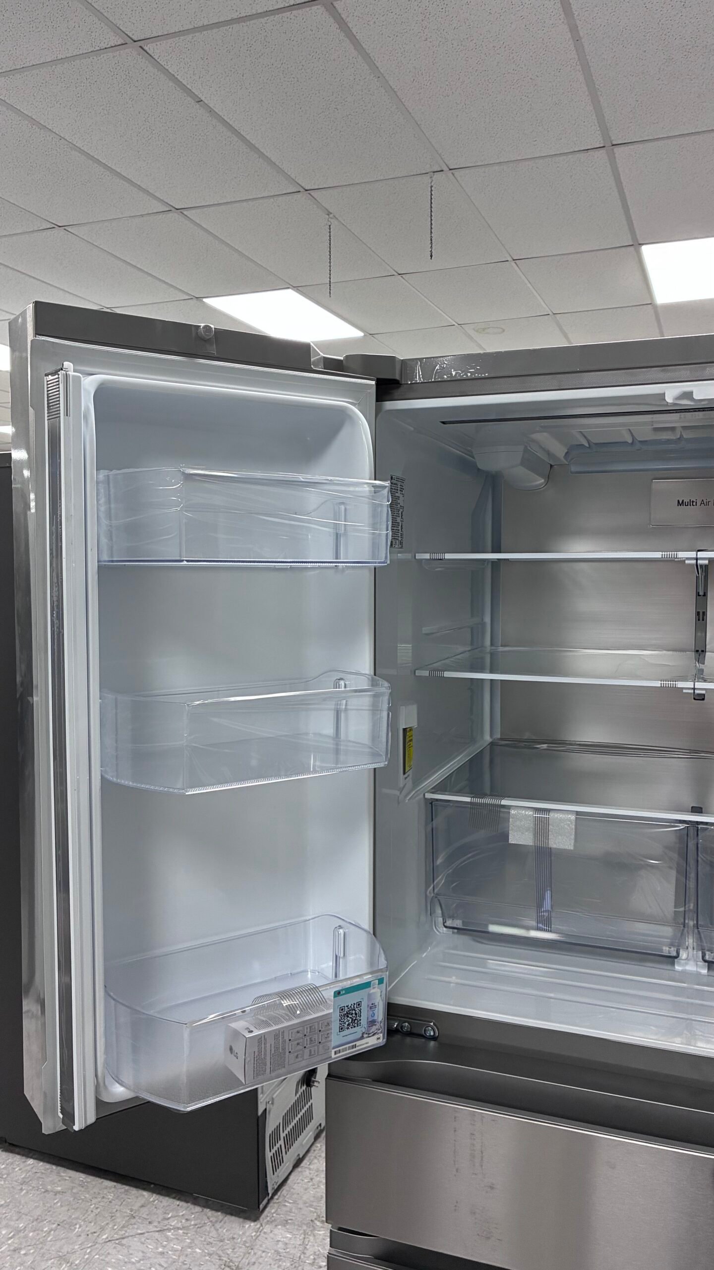 LG 36″ French Door Refrigerator - Image 6