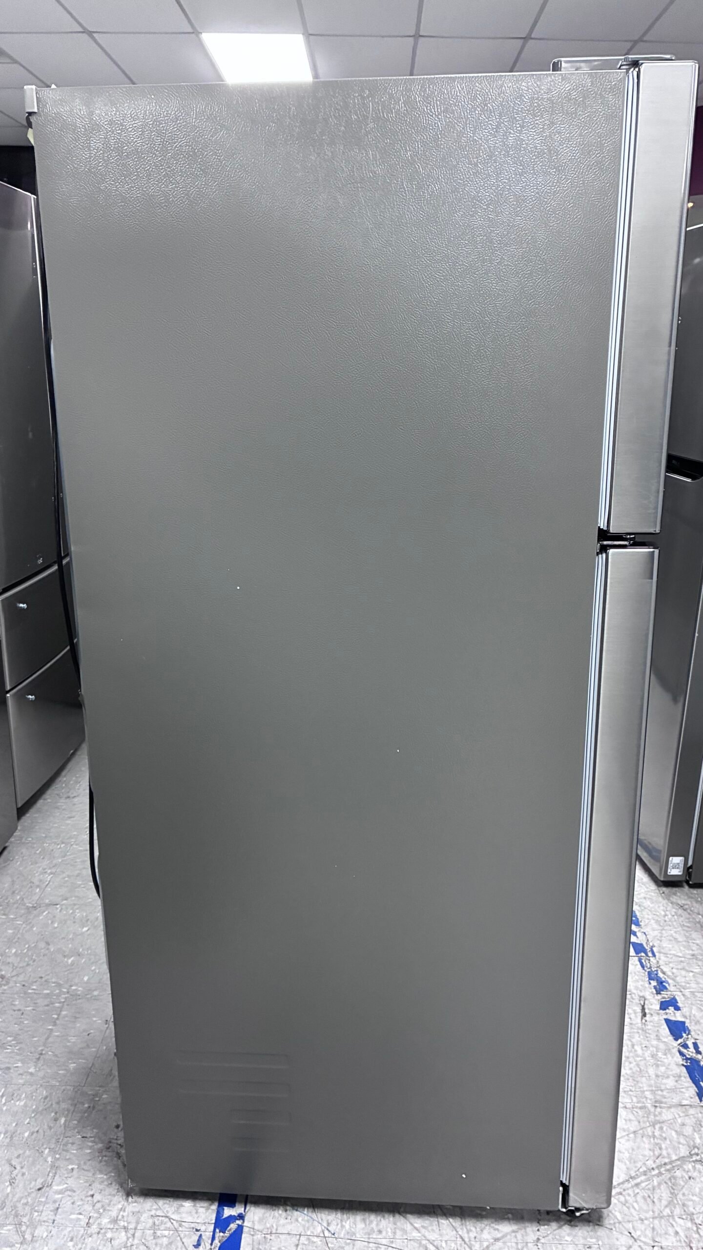 LG 30″ Top Freezer Refrigerator - Image 6
