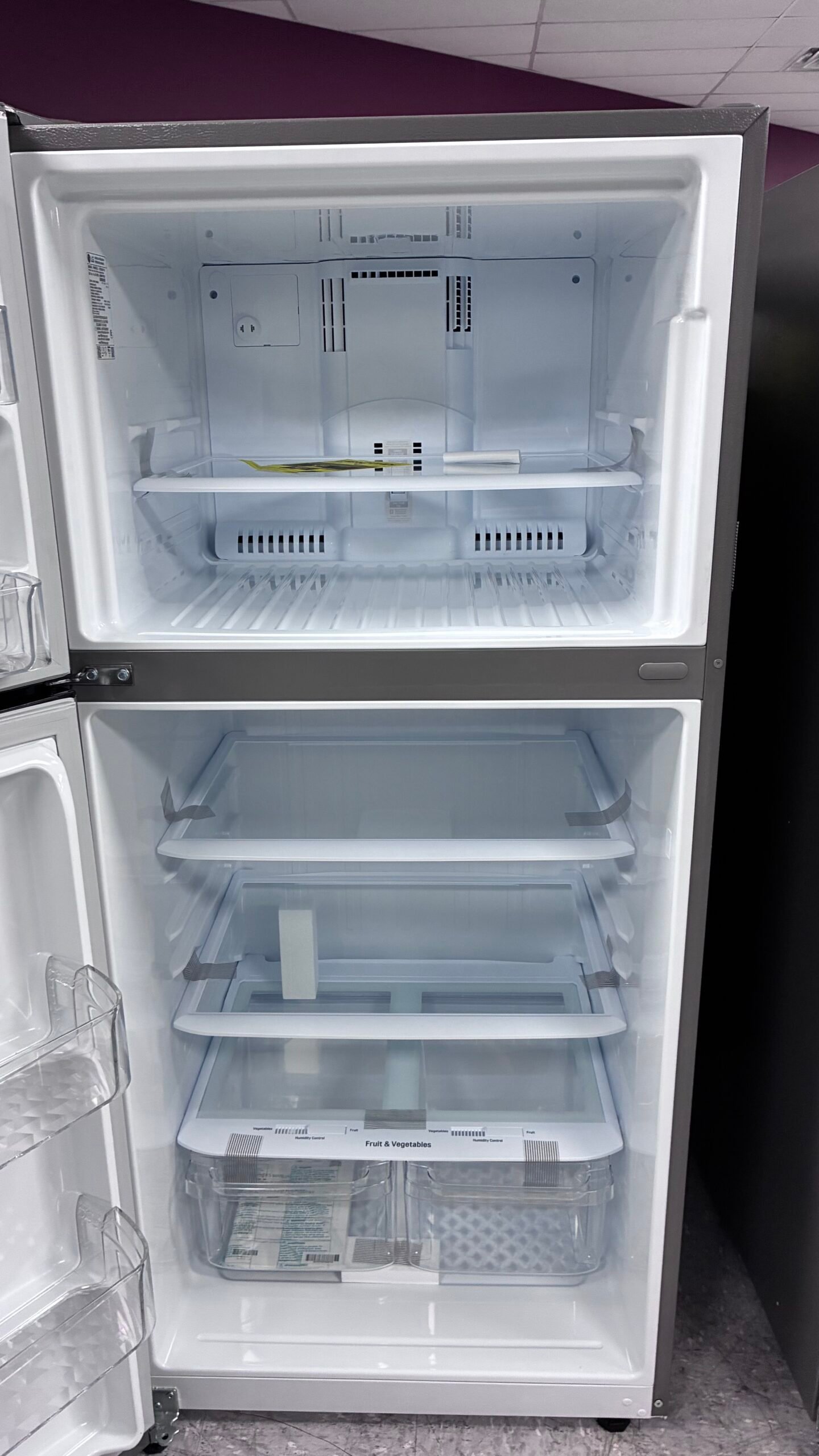 LG 30″ Top Freezer Refrigerator - Image 2