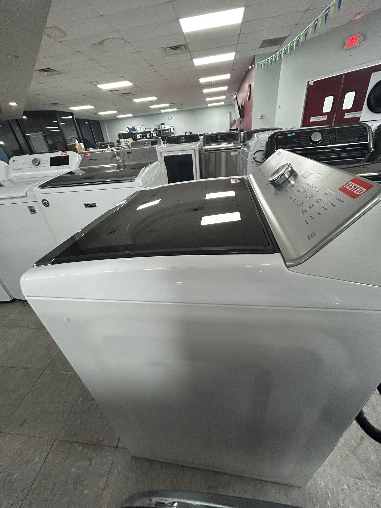 Maytag 5.3 cu. ft. Top Load Washer - Image 9