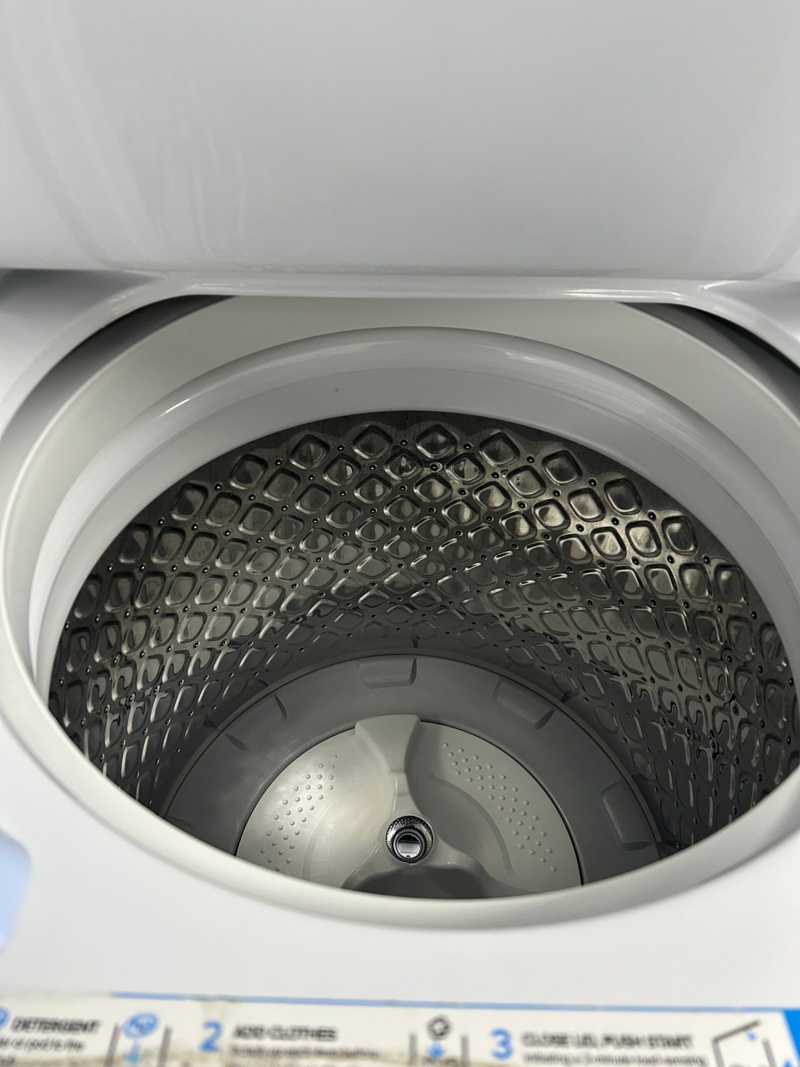 Kenmore 27″ Stacked Laundry Center - Image 5