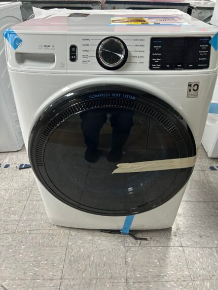 GE 4.6 cu. ft. Front Load Washer
