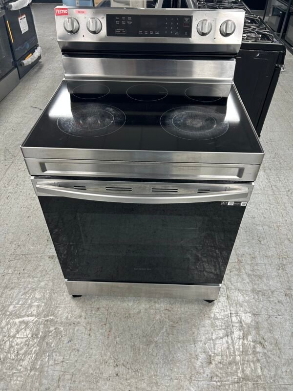 Samsung 30″ Freestanding Electric Range