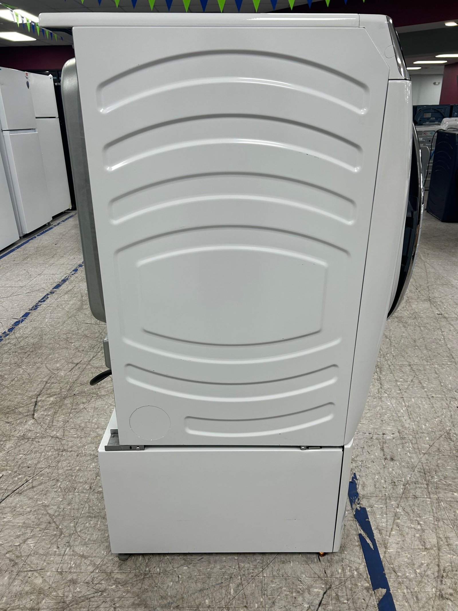 GE 7.8 cu. ft. Electric Dryer - Image 8