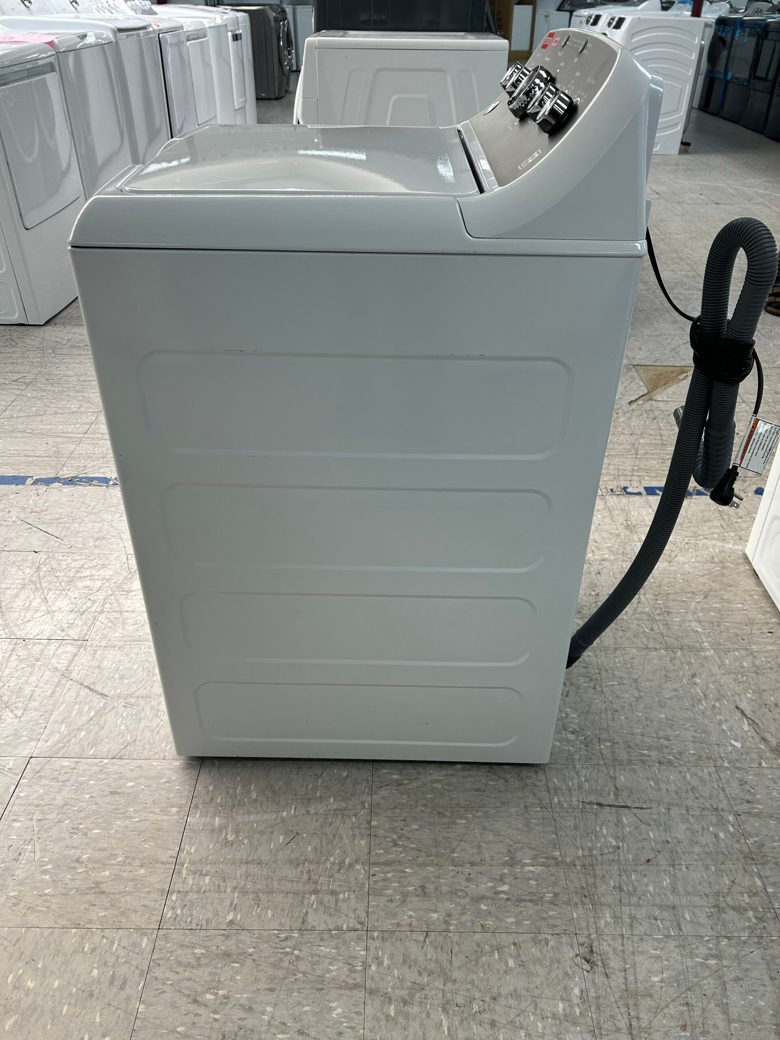 GE 4.5 cu. ft. Top Load Washer - Image 6